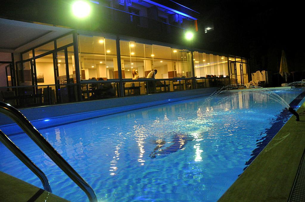קוסדסי Comfort Ada Class Hotel מראה חיצוני תמונה