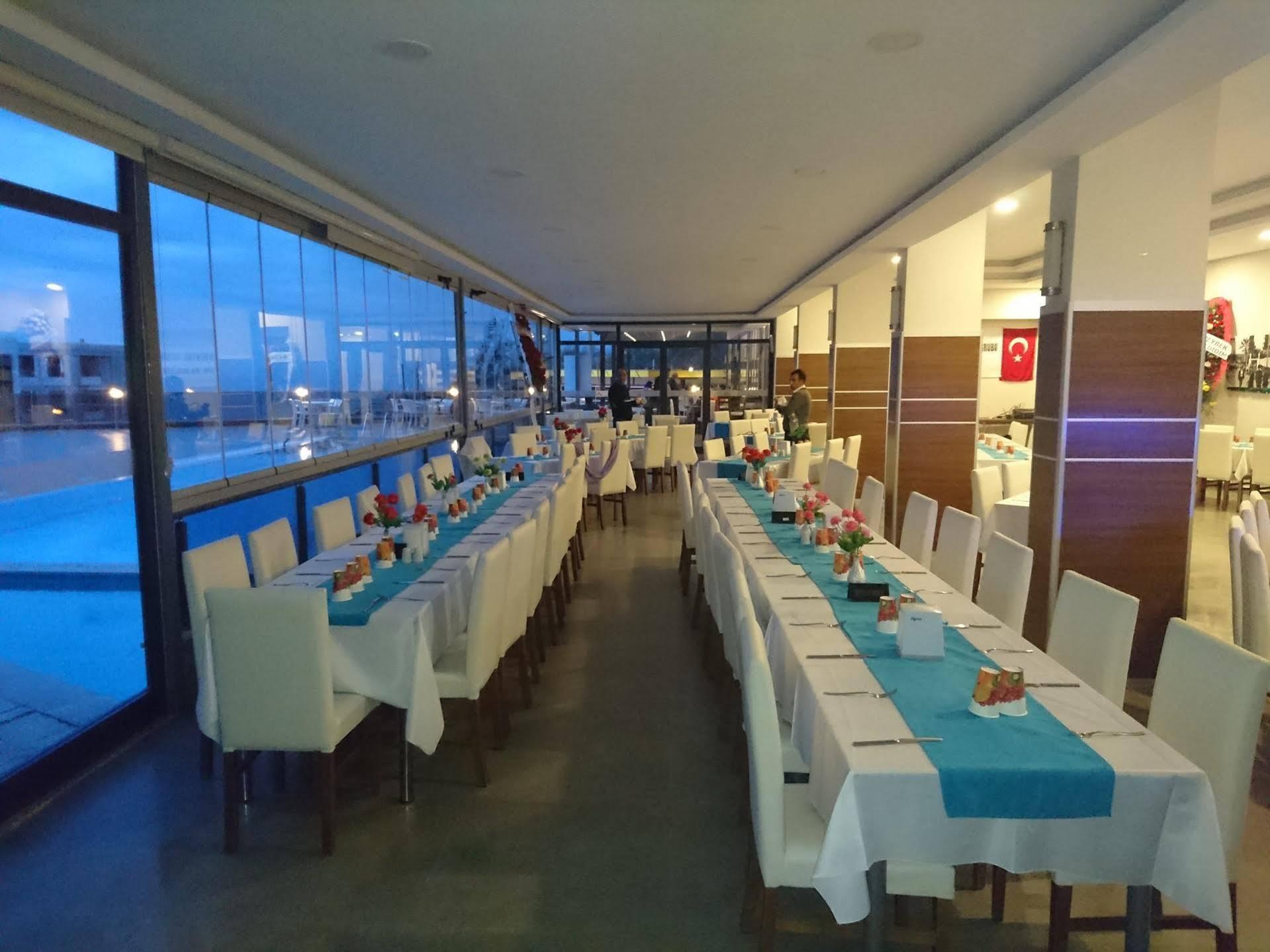 קוסדסי Comfort Ada Class Hotel מראה חיצוני תמונה